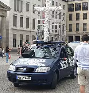 Klicken Sie auf die Grafik fr eine grere Ansicht

Name:	20240818_152555_kapitale_Sommerthur_Berlin_Brandenburger_Tor.jpg
Hits:	32
Gre:	114,5 KB
ID:	1026648