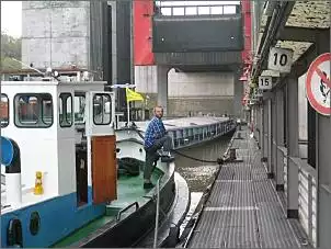 Klicken Sie auf die Grafik fr eine grere Ansicht

Name:	schlepper lübeck1.jpg
Hits:	62
Gre:	85,1 KB
ID:	1047643