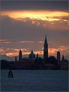 Klicken Sie auf die Grafik fr eine grere Ansicht

Name:	Venedig_ Dramatik.jpg
Hits:	520
Gre:	21,5 KB
ID:	152015