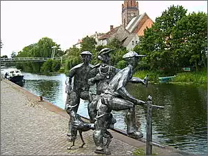 Klicken Sie auf die Grafik fr eine grere Ansicht

Name:	Bronzemnner 002.jpg
Hits:	220
Gre:	59,9 KB
ID:	170602