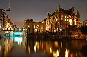 Klicken Sie auf die Grafik fr eine grere Ansicht

Name:	Hamburg-Speicherstadt-Nachtaufnahmen.jpg
Hits:	724
Gre:	52,3 KB
ID:	175149