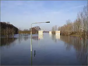 Klicken Sie auf die Grafik fr eine grere Ansicht

Name:	Hochwasser 2011 Roermond 052.jpg
Hits:	1451
Gre:	24,5 KB
ID:	256187