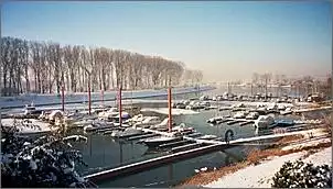 Klicken Sie auf die Grafik fr eine grere Ansicht

Name:	Yachthafen Wesel im Winter.jpg
Hits:	467
Gre:	46,1 KB
ID:	257531