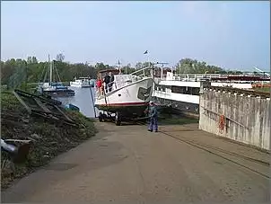 Klicken Sie auf die Grafik fr eine grere Ansicht

Name:	Trockendock 014.jpg
Hits:	719
Gre:	78,8 KB
ID:	277911