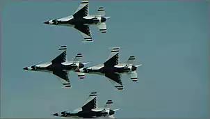 Klicken Sie auf die Grafik fr eine grere Ansicht

Name:	Thunderbirds US Airforce.jpg
Hits:	148
Gre:	31,4 KB
ID:	290970