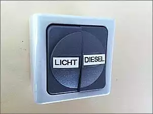 Klicken Sie auf die Grafik fr eine grere Ansicht

Name:	Doppelschalter Licht Diesel.jpg
Hits:	116
Gre:	60,3 KB
ID:	377637