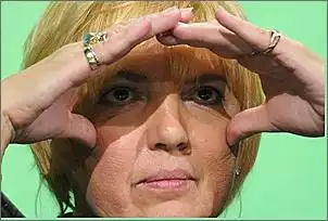 Klicken Sie auf die Grafik fr eine grere Ansicht

Name:	Claudia-Roth.jpg
Hits:	57
Gre:	41,1 KB
ID:	412964