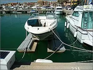 Klicken Sie auf die Grafik fr eine grere Ansicht

Name:	Boot auf Schwimmer.jpg
Hits:	306
Gre:	140,9 KB
ID:	442736