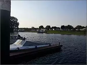Klicken Sie auf die Grafik fr eine grere Ansicht

Name:	Demarszeltunterwasser.jpg
Hits:	164
Gre:	55,3 KB
ID:	457381
