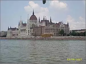 Klicken Sie auf die Grafik fr eine grere Ansicht

Name:	Parlament_Budapest.jpg
Hits:	435
Gre:	37,2 KB
ID:	49823