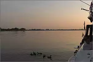 Klicken Sie auf die Grafik fr eine grere Ansicht

Name:	0007 Abenddämmerung vor Anker.jpg
Hits:	126
Gre:	58,0 KB
ID:	500277