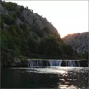 Klicken Sie auf die Grafik fr eine grere Ansicht

Name:	Am Zrrmanja Wasserfall.jpg
Hits:	162
Gre:	79,4 KB
ID:	659271