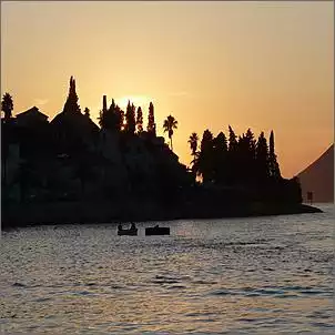Klicken Sie auf die Grafik fr eine grere Ansicht

Name:	Sonnenaufgang auf Korcula.jpg
Hits:	156
Gre:	69,8 KB
ID:	659272