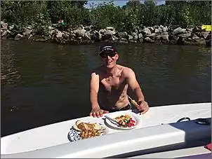 Klicken Sie auf die Grafik fr eine grere Ansicht

Name:	047 Auf der Donau 01.06.15.jpg
Hits:	117
Gre:	93,0 KB
ID:	661520