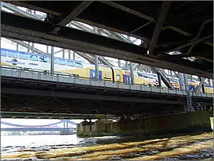 Klicken Sie auf die Grafik fr eine grere Ansicht

Name:	Brücken im Hamburger Hafen 011.jpg
Hits:	134
Gre:	105,0 KB
ID:	699147