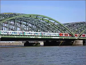 Klicken Sie auf die Grafik fr eine grere Ansicht

Name:	Brücken im Hamburger Hafen 012.jpg
Hits:	133
Gre:	110,4 KB
ID:	699148