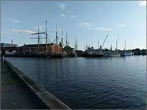 Klicken Sie auf die Grafik fr eine grere Ansicht

Name:	Svendborg -Frederiksö -Werftinsel.jpg
Hits:	93
Gre:	71,8 KB
ID:	801643