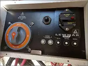 Klicken Sie auf die Grafik fr eine grere Ansicht

Name:	Batterieschalter_Panel_Vorderansicht.jpg
Hits:	97
Gre:	61,7 KB
ID:	837955