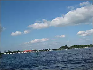 Klicken Sie auf die Grafik fr eine grere Ansicht

Name:	Giethoorn Sommer 2016 123.jpg
Hits:	124
Gre:	57,2 KB
ID:	840193