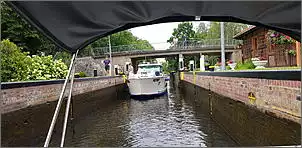 Klicken Sie auf die Grafik fr eine grere Ansicht

Name:	Schleuse Kummerdorf.jpg
Hits:	102
Gre:	93,9 KB
ID:	888232