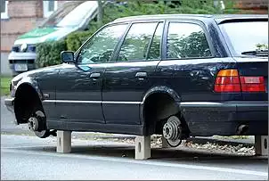 Klicken Sie auf die Grafik für eine größere Ansicht

Name:	auto ohne RÃ¤der 3.jpg
Hits:	38
Größe:	90,2 KB
ID:	890526