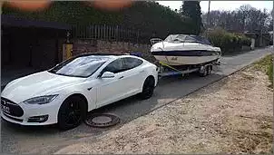 Klicken Sie auf die Grafik fr eine grere Ansicht

Name:	Tesla mit Boot1.jpg
Hits:	325
Gre:	91,1 KB
ID:	894602