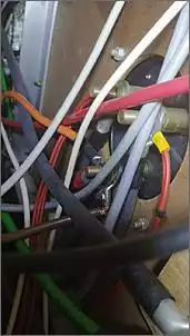 Klicken Sie auf die Grafik fr eine grere Ansicht

Name:	Batteriewahlschalter_hinten.jpg
Hits:	170
Gre:	38,0 KB
ID:	900500