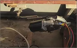 Klicken Sie auf die Grafik fr eine grere Ansicht

Name:	Wischermotor eingebaut.jpg
Hits:	112
Gre:	49,5 KB
ID:	904404