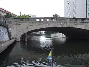 Klicken Sie auf die Grafik fr eine grere Ansicht

Name:	berlin (1464).jpg
Hits:	134
Gre:	73,5 KB
ID:	906187