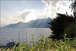 Klicken Sie auf die Grafik fr eine grere Ansicht

Name:	Lago_Maggiore_126.jpg
Hits:	297
Gre:	37,5 KB
ID:	92296