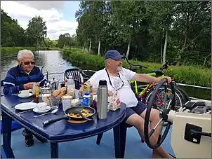 Klicken Sie auf die Grafik fr eine grere Ansicht

Name:	frühstückunterwegs (Medium).jpg
Hits:	61
Gre:	124,0 KB
ID:	961756